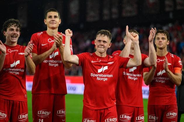 250814 Eiving Helland, Eggert Aron Gudmundsson and Felix Myhre of Brann celebrate after the UEFA Europa League third qualifying round football match between Brann and Häcken on August 14, 2025 in Bergen. Photo: Carl Sandin BILDBYRAN kod CS CS0753 fotboll football soccer fotball uefa europa league europa league brann häcken bbeng jubel Copyright: CARLxSANDIN BB250814CS137