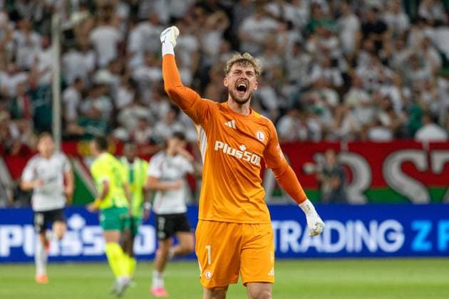 Legia Warszawa - AEK Larnaka 14.08.2025 football, Warsaw, UEFA Europa League qualifiers third qualifying round , game Legia Warszawa - AEK Larnaka (pilka nozna eliminacje Liga Europy, 3 trzecia runda , Legia Warszawa - AEK Larnaka) image shows: Kacper Tobiasz goal for his team Legia Warszawa, react photo Katarzyna Plewczynska Fotostyk Copyright: xKatarzynaxPlewczynska Fotostykx 20250814FCTKP193