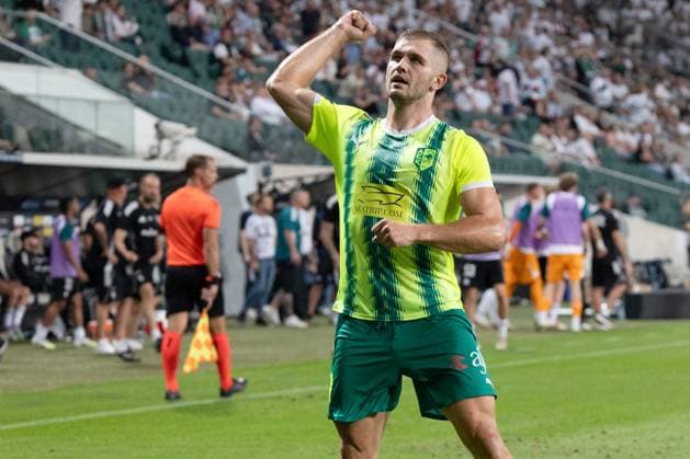 Legia Warszawa - AEK Larnaka 14.08.2025 football, Warsaw, UEFA Europa League qualifiers third qualifying round , game Legia Warszawa - AEK Larnaka (pilka nozna eliminacje Liga Europy, 3 trzecia runda , Legia Warszawa - AEK Larnaka) image shows: Karol Angielski goal, canceled photo Latarzyna Plewczynska Fotostyk Copyright: xKatarzynaxPlewczynska Fotostykx 20250814FCTKP335
