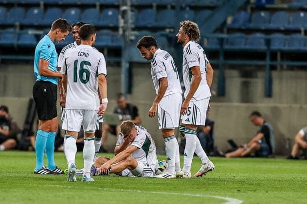 KRAKOW 14.08.2025 ELIMINACJE DO LIGI EUROPY UEFA SEZON 2025 26 SZACHTAR DONIECK - PANATHINAIKOS AO NZ Karol Swiderski FOT JAKUB GRUCA FOKUSMEDIA.COM.PL PLAY - OFF QUALIFICATIONS UEFA EUROPA LEAGUE SEASON 2025 2026 NEWSPIX.PL --- newspix.pl 