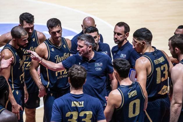 Gianmarco Pozzecco coach Italy during Italy vs Argentina, Basketball Test Match in Bologna, Italy, August 14 2025  Copyright: xAlessandroxCatellani IPAxSportx xipa-agency.netx xx IPA_62371901 IPA_Agency_IPA62371901