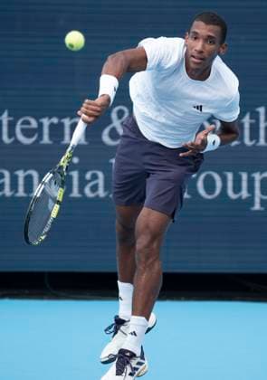 August 14, 2025: Felix Auger-Aliassime (CAN) loses to Jannik Sinner (ITA) 6-0, 6-2, 6-4, 6-4 at the Cincinnati Open being played at Lindner Family Tennis Center in Mason, Ohio, {USA} Tennisclix Cal Media Mason USA - ZUMAc04_ 20250814_zma_c04_036 Copyright: xLesliexBillmanx