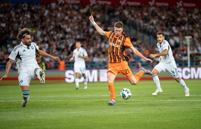 Shakhtar Donetsk v Panathinaikos - UEFA Europa League. Artem Bondarenko plays during the game between FC Shakhtar Donetsk and Panathinaikos F.C. in Krakow, Poland, on August 14, 2025, in the UEFA Europa League third qualifying round, second leg match at Henryk Reyman Municipal Stadium. Krakow Poland  Copyright: xMarcinxGolbax originalFilename:golba-shakhtar250814_npBhq.jpg