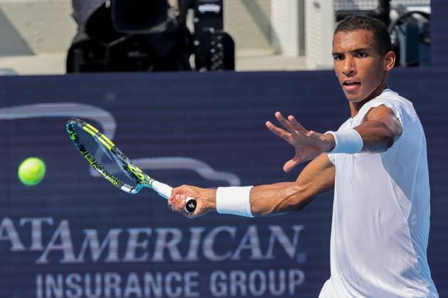 August 14, 2025, Mason, Ohio, U.S: Felix Auger-Aliassime (CAN) hits a forehand shot during ThursdayÃ¢â‚¬â ¢s quarterfinal round of the Cincinnati Open at the Lindner Family Tennis Center, Mason, Oh. Mason U.S - ZUMAs304 20250814_zaf_s304_240 Copyright: xScottxStuartx