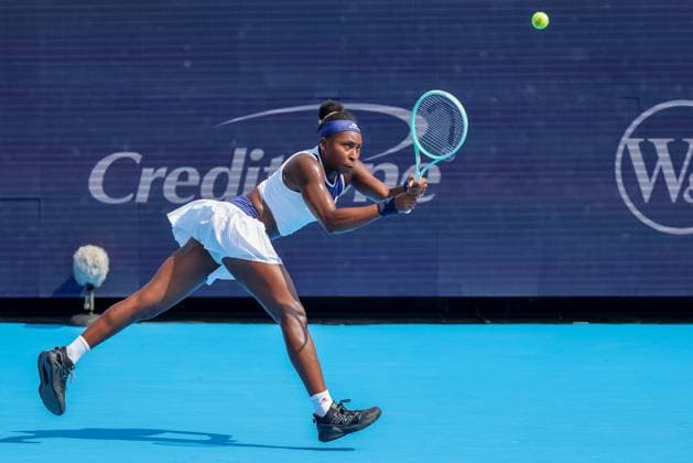 August 14, 2025, Mason, Ohio, U.S: COCO GAUFF (USA) hits a two-handed backhand during Thursday s Round of 16 of the Cincinnati Open at the Lindner Family Tennis Center. Gauff won 6:2 6:4. Mason U.S - ZUMAs304 20250814_zaf_s304_013 Copyright: xScottxStuartx