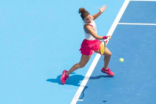 August 14, 2025, Mason, Ohio, USA: Mason, Ohio; Cincinnati Open Tennis Tournament - 2025 08 14 - Jasmine Paolini plays a ball against opponent Barbora Krejcikova. - ZUMAPress Mason USA - ZUMAn24_ 20250814_zaf_n24_123 Copyright: xWallyxNellx
