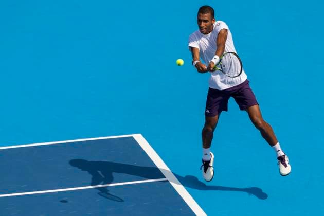 August 14, 2025, Mason, Ohio, USA: Mason, Ohio; Cincinnati Open Tennis Tournament - 2025 08 14 - Felix Auger-Aliassime plays a ball against opponent Jannik Sinner. - ZUMAPress Mason USA - ZUMAn24_ 20250814_zaf_n24_191 Copyright: xWallyxNellx