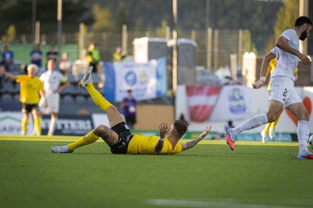 Fußball, EL-Quali, Kuopion PS - Rigas Futbola Skola xxkeikkaxx 20250814 Kuopio UEFA Europa League qualifier round 3 ottelu KuPS vs RFS. Kuvassa KuPS Piotr Parzyszek. Niklas Pehkonen All Over Press