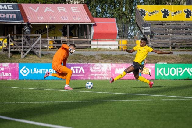 Fußball, EL-Quali, Kuopion PS - Rigas Futbola Skola xxkeikkaxx 20250814 Kuopio UEFA Europa League qualifier round 3 ottelu KuPS vs RFS. Kuvassa KuPSin Mohamed Toure. Niklas Pehkonen All Over Press
