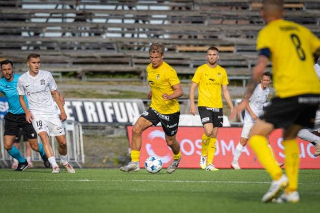 Fußball, EL-Quali, Kuopion PS - Rigas Futbola Skola xxkeikkaxx 20250814 Kuopio UEFA Europa League qualifier round 3 ottelu KuPS vs RFS. Kuvassa KuPSin Jaakko Oksanen. Niklas Pehkonen All Over Press