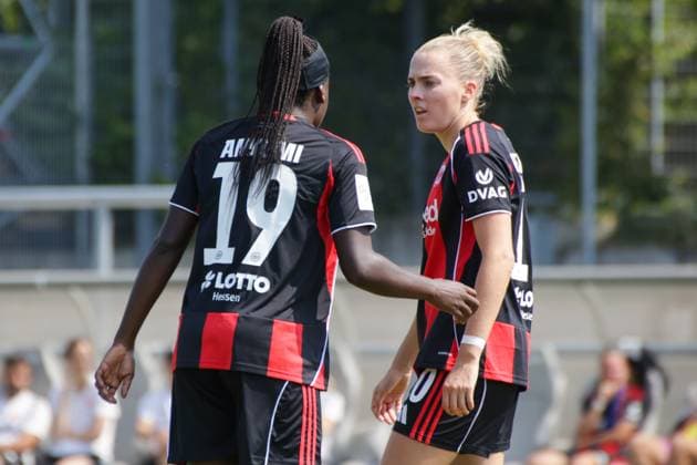 15.08.2025, xgrfx, Fussball Testspiel , Eintracht Frankfurt Frauen - Grasshopper Club Zürich v.l. Nicole Anyomi, Laura Freigang (Eintracht Frankfurt) (DFL DFB REGULATIONS PROHIBIT ANY USE OF PHOTOGRAPHS as IMAGE SEQUENCES and or QUASI-VIDEO) Stadion am Brentanobad