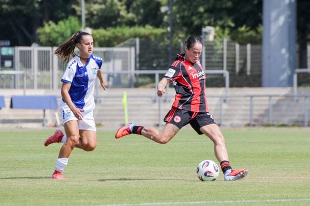 15.08.2025, xgrfx, Fussball Testspiel , Eintracht Frankfurt Frauen - Grasshopper Club Zürich v.l. Geraldine Reuteler (Eintracht Frankfurt) (DFL DFB REGULATIONS PROHIBIT ANY USE OF PHOTOGRAPHS as IMAGE SEQUENCES and or QUASI-VIDEO) Stadion am Brentanobad
