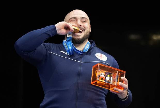 (250815) -- CHENGDU, Aug. 15, 2025 -- Gold medalist Temuri Samkharadze of Georgia reacts during the victory ceremony for the Men s Super Heavyweight of Powerlifting event at The World Games 2025 in Chengdu, southwest China s Sichuan Province, Aug. 15, 2025. ) (SP)CHINA-CHENGDU-THE WORLD GAMES 2025-POWERLIFTING-MEN S SUPER HEAVYWEIGHT-VICTORY CEREMONY (CN) XuxSuhui 