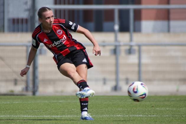 15.08.2025, xgrfx, Fussball Testspiel , Eintracht Frankfurt Frauen - Grasshopper Club Zürich v.l. Elisa Senß (Eintracht Frankfurt) (DFL DFB REGULATIONS PROHIBIT ANY USE OF PHOTOGRAPHS as IMAGE SEQUENCES and or QUASI-VIDEO) Stadion am Brentanobad