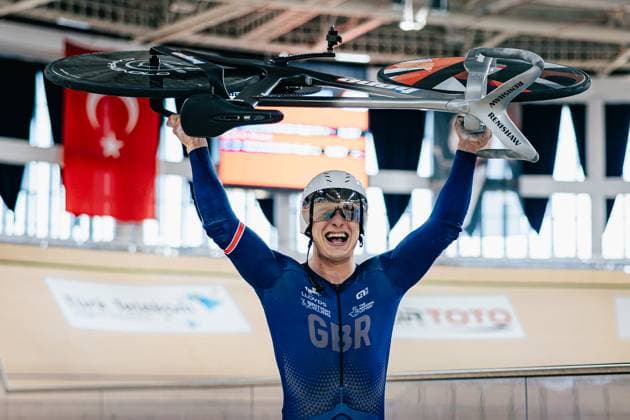 Men Elite 200m Flying Start Record Attempt Picture by Alex Whitehead SWpix.com - 15 08 2025 - Track cycling, Rad, Radsport, Bahnrad, Bahn - Men Elite 200m Flying Start Record Attempt - Konya Velodrome, Konya, Türkiye - Matthew Richardson of Great Britain celebrates after setting a world record breaking time of 8.857sec in the UCI Men Elite 200m Flying Start record attempt, bettering the world record he set 24 hours earlier. Konya Konya Velodrome Turkey Copyright: x xSWpix.comx(t axPhotographyxHubxLtd)xAlexxWhitehead SWpix.comx SWP-3030-0681