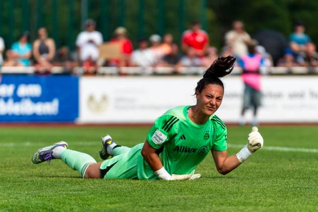Maria Grohs (1, TW, FC Bayern Muenchen) nach dem Gegentor zum 0:1 DEU, FC Bayern Muenchen Frauen vs FC Zuerich Frauen, Fussball, Vorbereitung, Saison 2025 26,15.08.2025, DEU, FC Bayern Muenchen Frauen vs FC Zuerich Frauen, Fussball, Vorbereitung, Saison 2025 26,15.08.2025 Friedrichshafen Copyright: xEibner-Pressefoto FlorianxWolfx EP_FWF