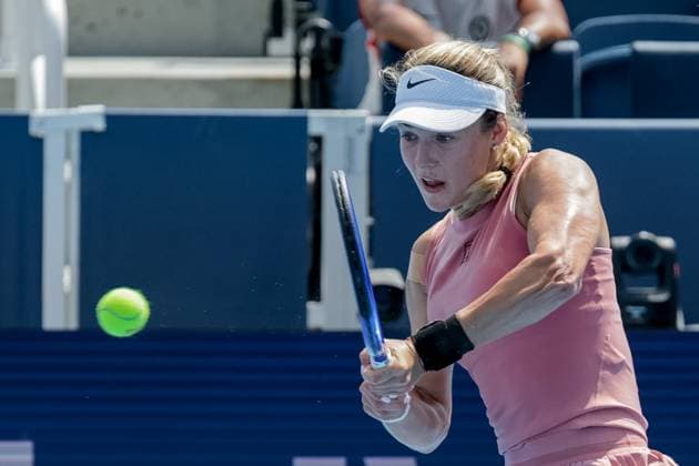 August 15, 2025, Mason, Ohio, U.S: Anna Kalinskaya hits a two-handed backhand during FridayÃ¢â‚¬â ¢s quarterfinal round of the Cincinnati Open at the Lindner Family Tennis Center, Mason, Oh. Mason U.S - ZUMAs304 20250815_zaf_s304_013 Copyright: xScottxStuartx