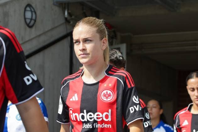15.08.2025, xgrfx, Fussball Testspiel , Eintracht Frankfurt Frauen - Grasshopper Club Zürich v.l. Nadine Riesen (Eintracht Frankfurt) (DFL DFB REGULATIONS PROHIBIT ANY USE OF PHOTOGRAPHS as IMAGE SEQUENCES and or QUASI-VIDEO) Stadion am Brentanobad