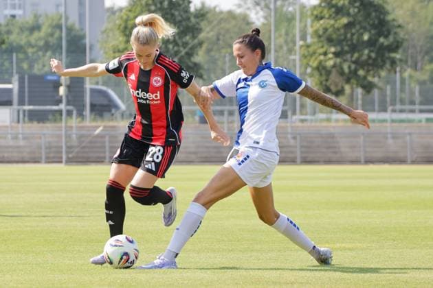 15.08.2025, xgrfx, Fussball Testspiel , Eintracht Frankfurt Frauen - Grasshopper Club Zürich v.l. Rebecca Blomqvist (Eintracht Frankfurt) (DFL DFB REGULATIONS PROHIBIT ANY USE OF PHOTOGRAPHS as IMAGE SEQUENCES and or QUASI-VIDEO) Stadion am Brentanobad