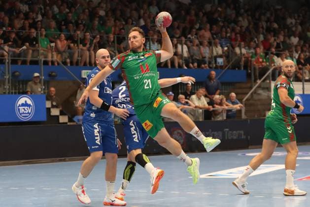 15.08.2025, xgox, Handball, Wartburg Cup, SC Magdeburg - TBV Lemgo emspor v.l. Albin Lagergren (Magdeburg, 21) wirft Tor, Torschuetze, erzielt Tor, Treffer, scores the goal Eisenach