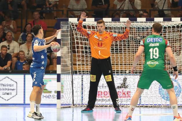 15.08.2025, xgox, Handball, Wartburg Cup, SC Magdeburg - TBV Lemgo emspor v.l. Sergey Hernandez Ferrer (Magdeburg, 1) beim Siebenmeter Eisenach