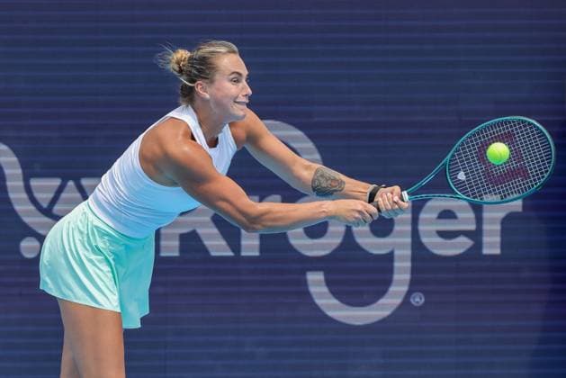 August 15, 2025, Mason, Ohio, U.S: Aryna Sabalenka (BLR) hits a two-handed backhand during FridayÃ¢â‚¬â ¢s quarterfinal round of the Cincinnati Open at the Lindner Family Tennis Center, Mason, Oh. Mason U.S - ZUMAs304 20250815_zaf_s304_094 Copyright: xScottxStuartx