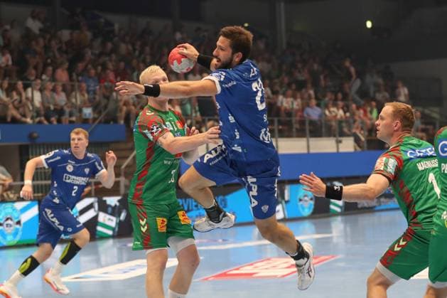 15.08.2025, xgox, Handball, Wartburg Cup, SC Magdeburg - TBV Lemgo emspor v.l. Tim Suton (Lemgo, 23) wirft Tor, Torschuetze, erzielt Tor, Treffer, scores the goal Eisenach