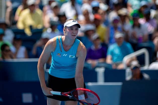 Cincinnati Open Quarterfinals: Aryna Sabalenka V Elena Rybakina Elena Rybakina is seen during her quarterfinals match at the Cincinnati Open in Mason, Ohio, on August 15, 2025. Mason Ohio United States  Copyright: xJasonxWhitmanx originalFilename:whitman-cincinna250815_npy8W.jpg