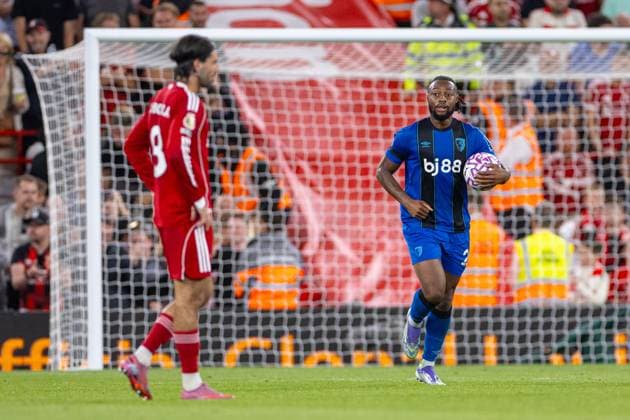 Football - FA Premier League - Liverpool FC v AFC Bournemouth LIVERPOOL, ENGLAND - Friday, August 15, 2025: Bournemouth s Antoine Semenyo celebrates after scoring his side s first goal during the FA Premier League match between Liverpool FC and AFC Bournemouth at Anfield. (Photo by David Rawcliffe Propaganda) LIVERPOOL Anfield MERSEYSIDE ENGLAND  Copyright: xDavidxRawcliffex P2025-08-15-Liverpool_Bournemouth-65