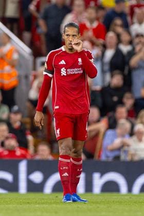 Football - FA Premier League - Liverpool FC v AFC Bournemouth LIVERPOOL, ENGLAND - Friday, August 15, 2025: Liverpool s captain Virgil van Dijk during the FA Premier League match between Liverpool FC and AFC Bournemouth at Anfield. (Photo by David Rawcliffe Propaganda) LIVERPOOL Anfield MERSEYSIDE ENGLAND  Copyright: xDavidxRawcliffex P2025-08-15-Liverpool_Bournemouth-74