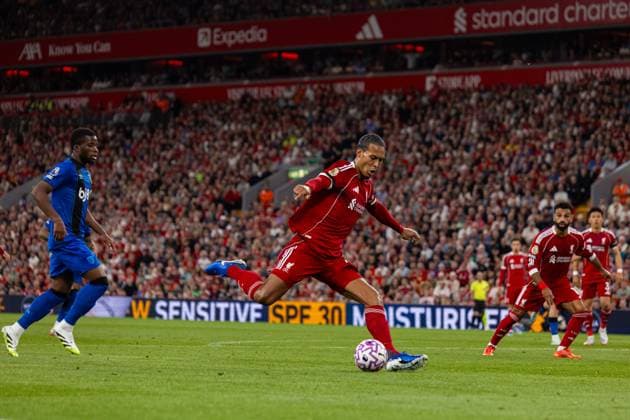 Football - FA Premier League - Liverpool FC v AFC Bournemouth LIVERPOOL, ENGLAND - Friday, August 15, 2025: Liverpool s captain Virgil van Dijk during the FA Premier League match between Liverpool FC and AFC Bournemouth at Anfield. (Photo by David Rawcliffe Propaganda) LIVERPOOL Anfield MERSEYSIDE ENGLAND  Copyright: xDavidxRawcliffex P2025-08-15-Liverpool_Bournemouth-76