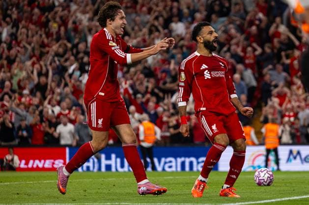 Football - FA Premier League - Liverpool FC v AFC Bournemouth LIVERPOOL, ENGLAND - Friday, August 15, 2025: Liverpool s Mohamed Salah celebrates after scoring the fourth goal with teammate Federico Chiesa during the FA Premier League match between Liverpool FC and AFC Bournemouth at Anfield. (Photo by David Rawcliffe Propaganda) LIVERPOOL Anfield MERSEYSIDE ENGLAND  Copyright: xDavidxRawcliffex P2025-08-15-Liverpool_Bournemouth-89