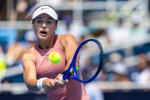 August 15, 2025, Mason, Ohio, USA: Mason, Ohio; Cincinnati Open Tennis Tournament - 2025 08 14 - Anna Kalinskaya plays a ball against opponent Iga Swiatek. - ZUMAPress Mason USA - ZUMAn24_ 20250815_zaf_n24_081 Copyright: xWallyxNellx