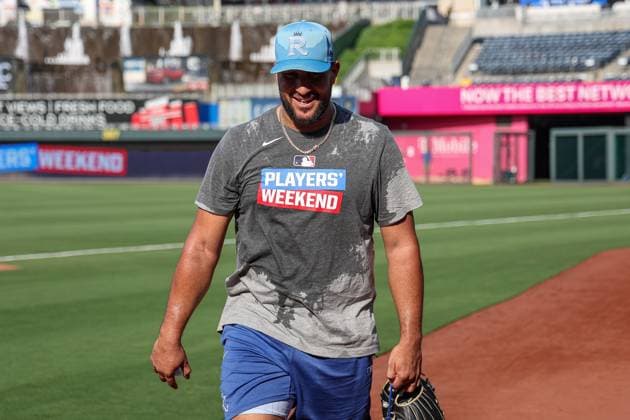 August 15, 2025: Kansas City Royals relief pitcher Carlos Estevez (53) is seen before a game against the Chicago White Sox at Kauffman Stadium in Kansas City, MO. CSM Kansas City United States of America - ZUMAc04_ 20250815_zma_c04_113 Copyright: xDavidxSmithx