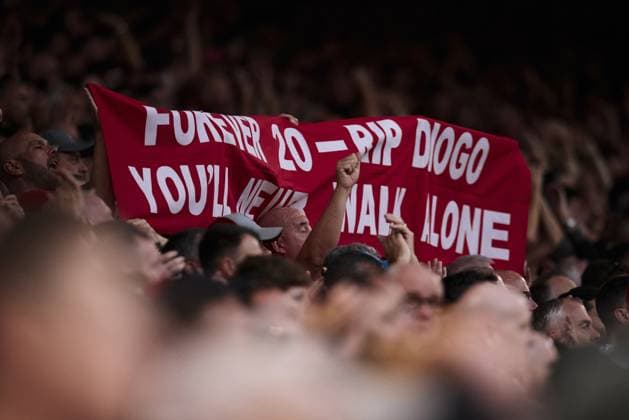 Liverpool, England, August 15, 2025: Liverpool fan with banner respecting former Liverpool footballer Jota who died last month in a car accident during the Premier League 2025 match between Liverpool and Bournemouth at Anfield Stadium. Copyright: xx Sportspressphoto_SPR10818