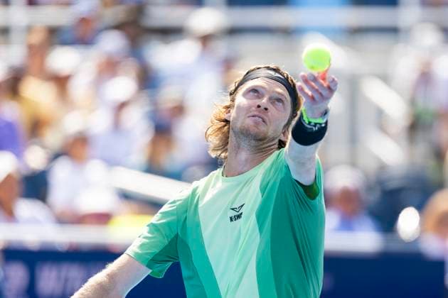 August 15, 2025, Mason, Ohio, USA: Mason, Ohio; Cincinnati Open Tennis Tournament - 2025 08 14 - Andrey Rublev plays a ball against opponent Carlos Alcaraz. - ZUMAPress Mason USA - ZUMAn24_ 20250815_zaf_n24_251 Copyright: xWallyxNellx
