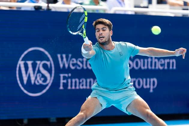 August 15, 2025, Mason, Ohio, USA: Mason, Ohio; Cincinnati Open Tennis Tournament - 2025 08 14 - Carlos Alcaraz plays a ball against opponent Andrey Rublev. - ZUMAPress Mason USA - ZUMAn24_ 20250815_zaf_n24_280 Copyright: xWallyxNellx