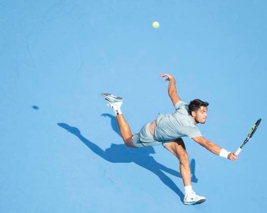 CINCINNATI, OH - AUGUST 15: Carlos Alcaraz (ESP) plays a ball while on a full stretch and run during the quarter finals in the Cincinnati Open at the Lindner Family Tennis Center on August 15, 2025 in Mason, OH. (Photo by Shelley Lipton Icon Sportswire) TENNIS: AUG 15 Cincinnati Open EDITORIAL USE ONLY Icon2508151471