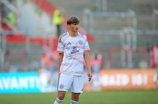 Fussball, Herren, Regionalliga Bayern, Saison 2025 2026, SpVgg Unterhaching - FC Bayern München II, Amateure Magnus Dalpiaz (FC Bayern München II) stehend, Kopf, Oberkörper