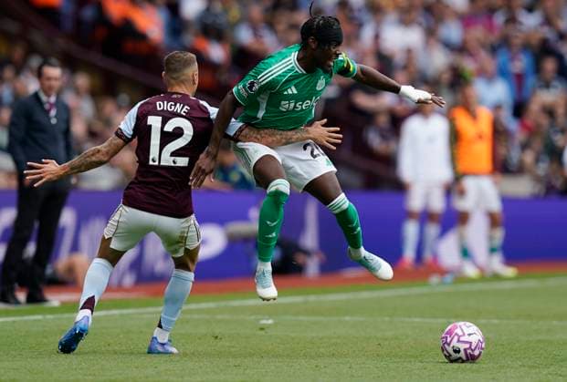 Birmingham, England, 16th August 2025. Anthony Elanga of Newcastle United (R) is challenged byLucas Digne of Aston Villa during the Aston Villa vs Newcastle United Premier League match at Villa Park, Birmingham. Picture credit should read: Andrew Yates Sportimage EDITORIAL USE ONLY. No use with unauthorised audio, video, data, fixture lists, club league logos or live services. Online in-match use limited to 120 images, no video emulation. No use in betting, games or single club league player publications. SPI_014_AY_VILLA_NEWC SPI-4068-0014