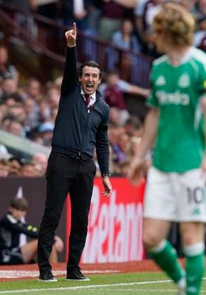 Birmingham, England, 16th August 2025. Unai Emery manager of Aston Villa during the Aston Villa vs Newcastle United Premier League match at Villa Park, Birmingham. Picture credit should read: Andrew Yates Sportimage EDITORIAL USE ONLY. No use with unauthorised audio, video, data, fixture lists, club league logos or live services. Online in-match use limited to 120 images, no video emulation. No use in betting, games or single club league player publications. SPI_031_AY_VILLA_NEWC SPI-4068-0031