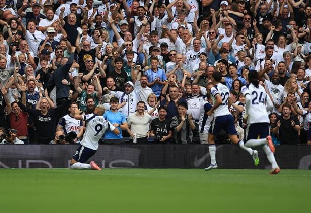 Tottenham Hotspur v Burnley Premier League 16 08 2025. GOAL CELEBRATION Tottenham Hotspur Forward Richarlison (9) makes it 1-0 during the Premier League match between Tottenham Hotspur and Burnley at Tottenham Hotspur Stadium, London, United Kingdom on 16 August 2025. London Tottenham Hotspur Stadium London United Kingdom Editorial use only DataCo restrictions apply See www.football-dataco.com , Copyright: xChrisxFoxwellx PSI-22600-0019