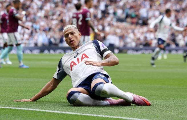 London, England, 16th August 2025. Richarlison of Tottenham Hotspur celebrates after scoring the opening goal during the Tottenham Hotspur vs Burnley Premier League match at the Tottenham Hotspur Stadium, London. Picture credit should read: Paul Terry Sportimage EDITORIAL USE ONLY. No use with unauthorised audio, video, data, fixture lists, club league logos or live services. Online in-match use limited to 120 images, no video emulation. No use in betting, games or single club league player publications. SPI_017_PT_Tottenham_Burnley SPI-4069-0017