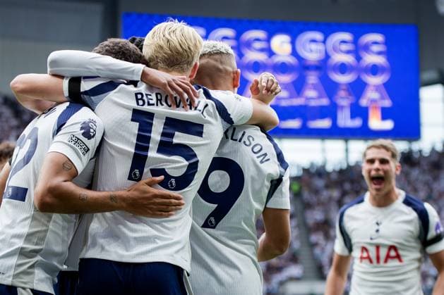 London, England, August 16 2025: Richarlison (9 Tottenham Hotspur) celebrates goal with the team during the Premier League game between Tottenham Hotspur and Burnley at Tottenham Hotspur Stadium in London, England. (Photo by Pedro Porru Sports Press Photo SPP) Copyright: xx Sportspressphoto_SPR11051