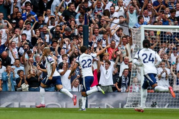 Premier League Tottenham Hotspur v Burnley Richarlison of Tottenham Hotspur celebrates his goal to make it 1-0 during the Premier League match Tottenham Hotspur vs Burnley at Tottenham Hotspur Stadium, London, United Kingdom, 16th August 2025 (Photo by Izzy Poles News Images) London Tottenham Hotspur Stadium United Kingdom Copyright: xIzzyxPoles NewsxImagesx