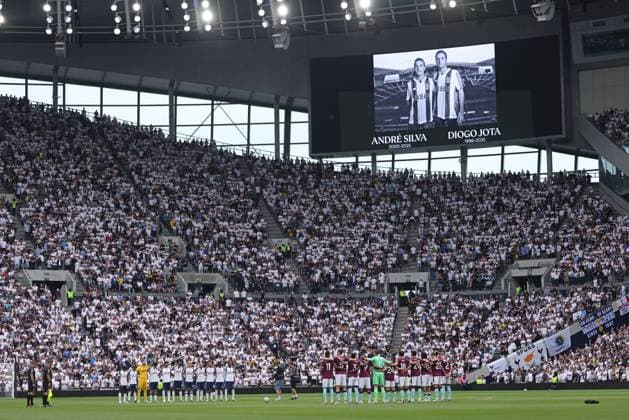 Teams and fans observe a minute™s silence for Diogo Jota (L) and Andre Silva at the Tottenham Hotspur v Burnley EPL match, at the Tottenham Hotspur Stadium, London, UK on 16th August, 2025. 