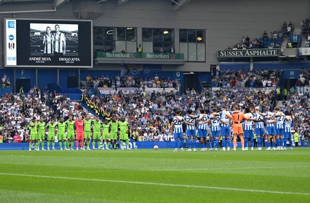 Teams during a minute s silence for Andre Silva and Diogo Jota before the Premier League match between Brighton and Hove Albion and Fulham at the American Express Stadium, Brighton UK - 16th August 2025 Brighton v Fulham Premier League Football, Amex Stadium, Sussex, United Kingdom - 16 Aug 2025Brighton Amex Stadium Sussex United Kingdom Editorial use only. No merchandising. For Football images FA and Premier League restrictions apply inc. no internet mobile usage without FAPL license - for details contact Football Dataco  Copyright: xLizxFinlayson Shutterstockx 15443909y