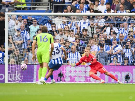 Brighton, England, August 16, 2025: Brighton & Hove Albion s Matt O Riley scores the opening goal from a penalty during the Premier League match between Brighton and Hove Albion and Fulham at the American Express Stadium. Copyright: xx Sportspressphoto_SPR11147