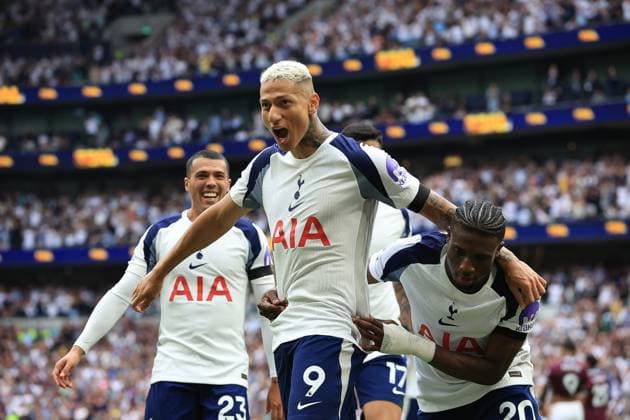 Tottenham Hotspur v Burnley Premier League 16 08 2025. GOAL CELEBRATION Tottenham Hotspur Forward Richarlison (9) makes it 2-0 during the Premier League match between Tottenham Hotspur and Burnley at Tottenham Hotspur Stadium, London, United Kingdom on 16 August 2025. London Tottenham Hotspur Stadium London United Kingdom Editorial use only DataCo restrictions apply See www.football-dataco.com , Copyright: xChrisxFoxwellx PSI-22600-0063