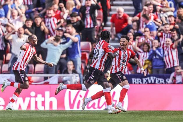 Premier League Sunderland v West Ham United Eliezer Mayenda of Sunderland celebrates his goal to make it 1-0 during the Premier League match Sunderland vs West Ham United at Stadium Of Light, Sunderland, United Kingdom, 16th August 2025 (Photo by Alfie Cosgrove News Images) Sunderland Stadium Of Light Tyne and Wear United Kingdom Copyright: xAlfiexCosgrove NewsxImagesx